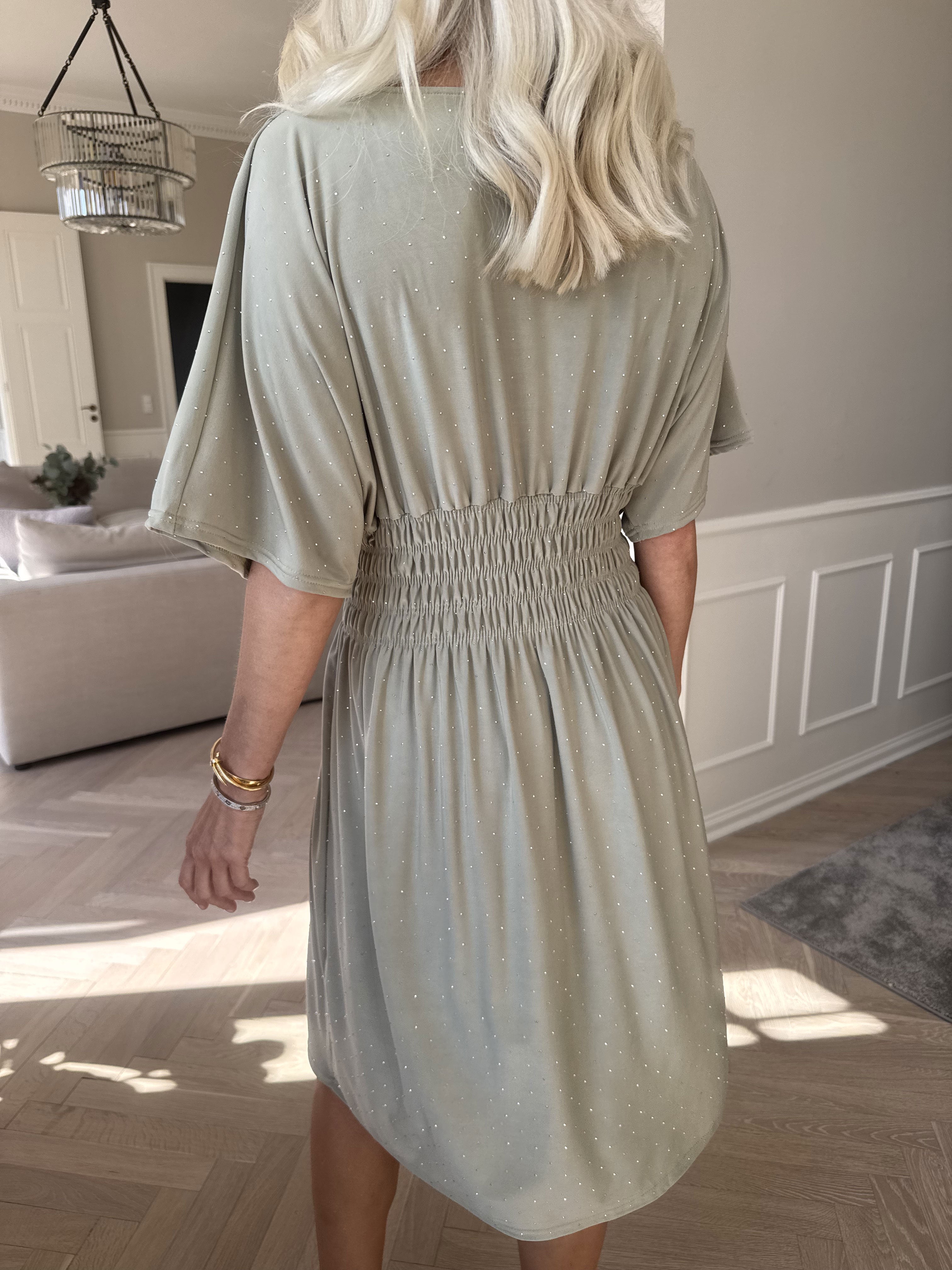 Pams Crystal Short - Kort elastisk klänning med strass